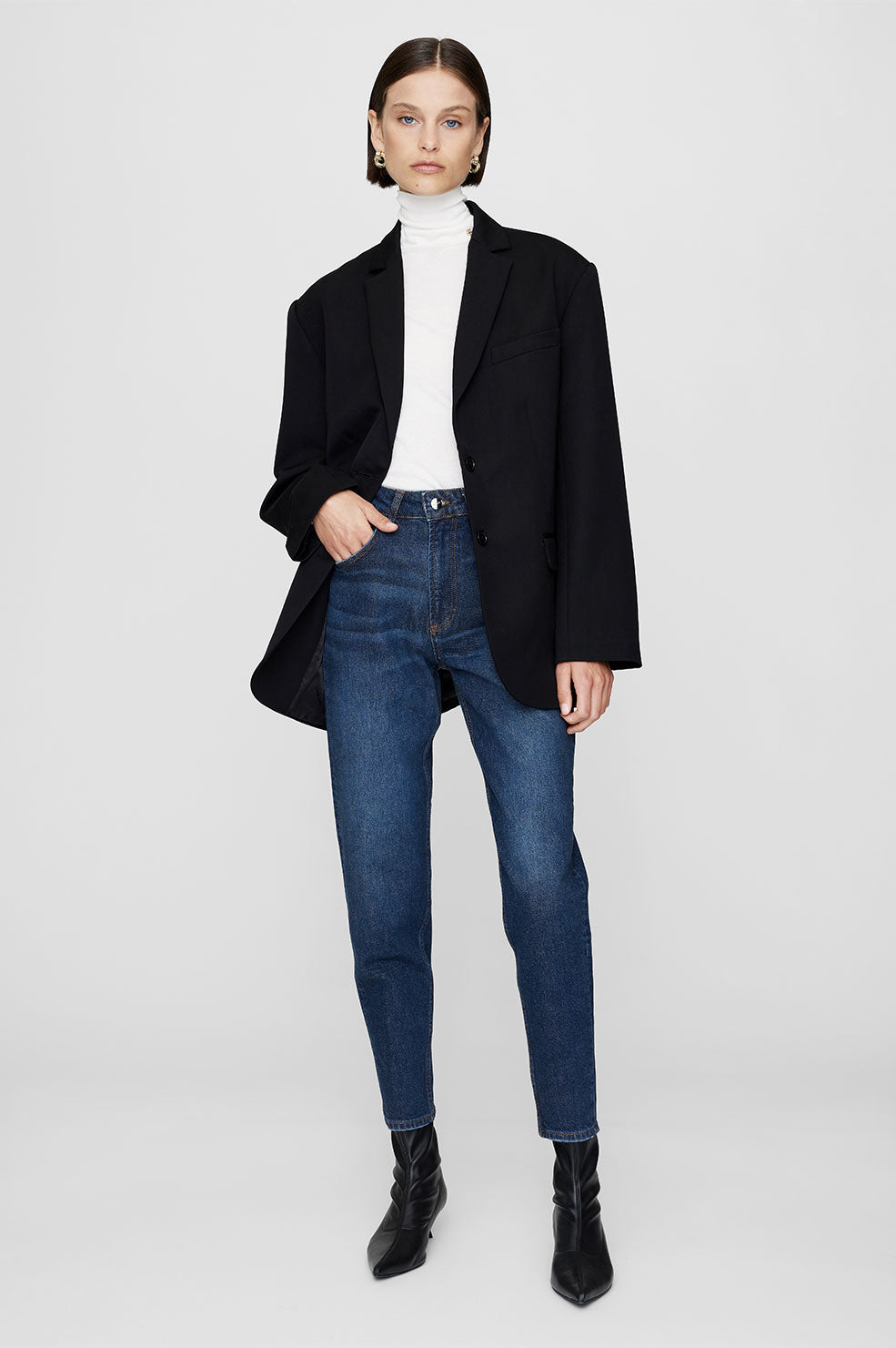 ANINE BING Clyde Jean - Mare Blue - On Model Front Second Image