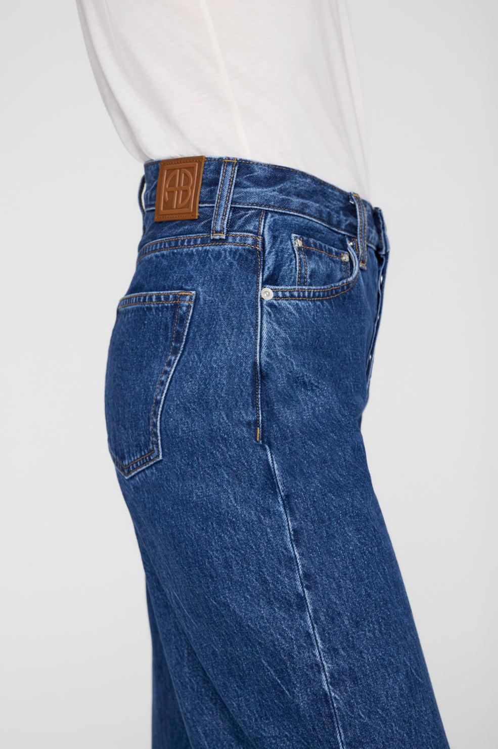 ANINE BING Fritz Jean - Clean Indigo - on model side detail