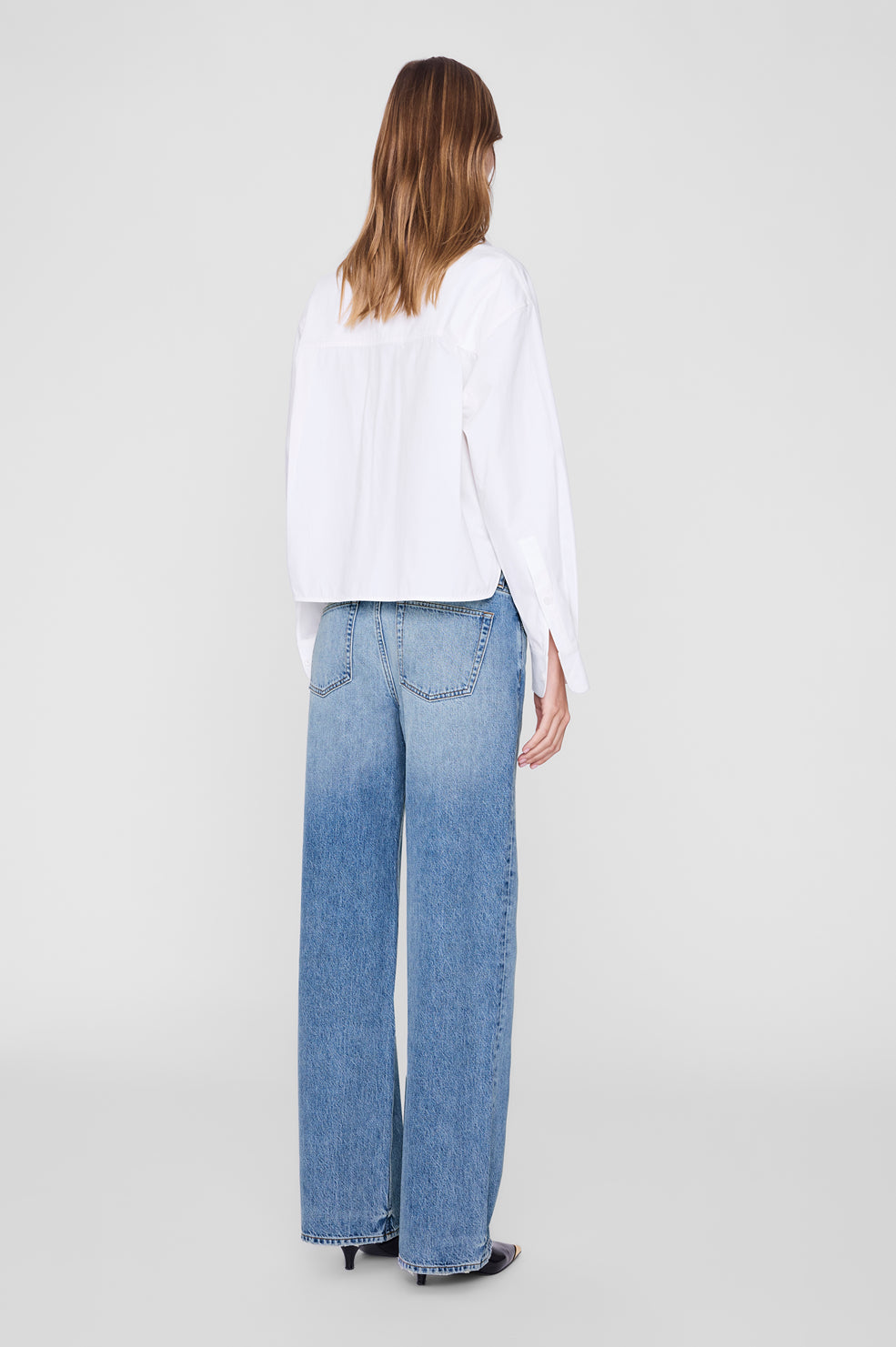 ANINE BING Scott Cropped Shirt - White - on model back