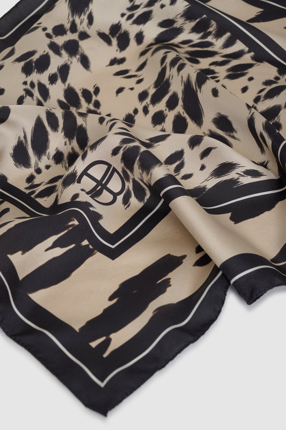 ANINE BING York Scarf Leopard - Pearl White - detail view