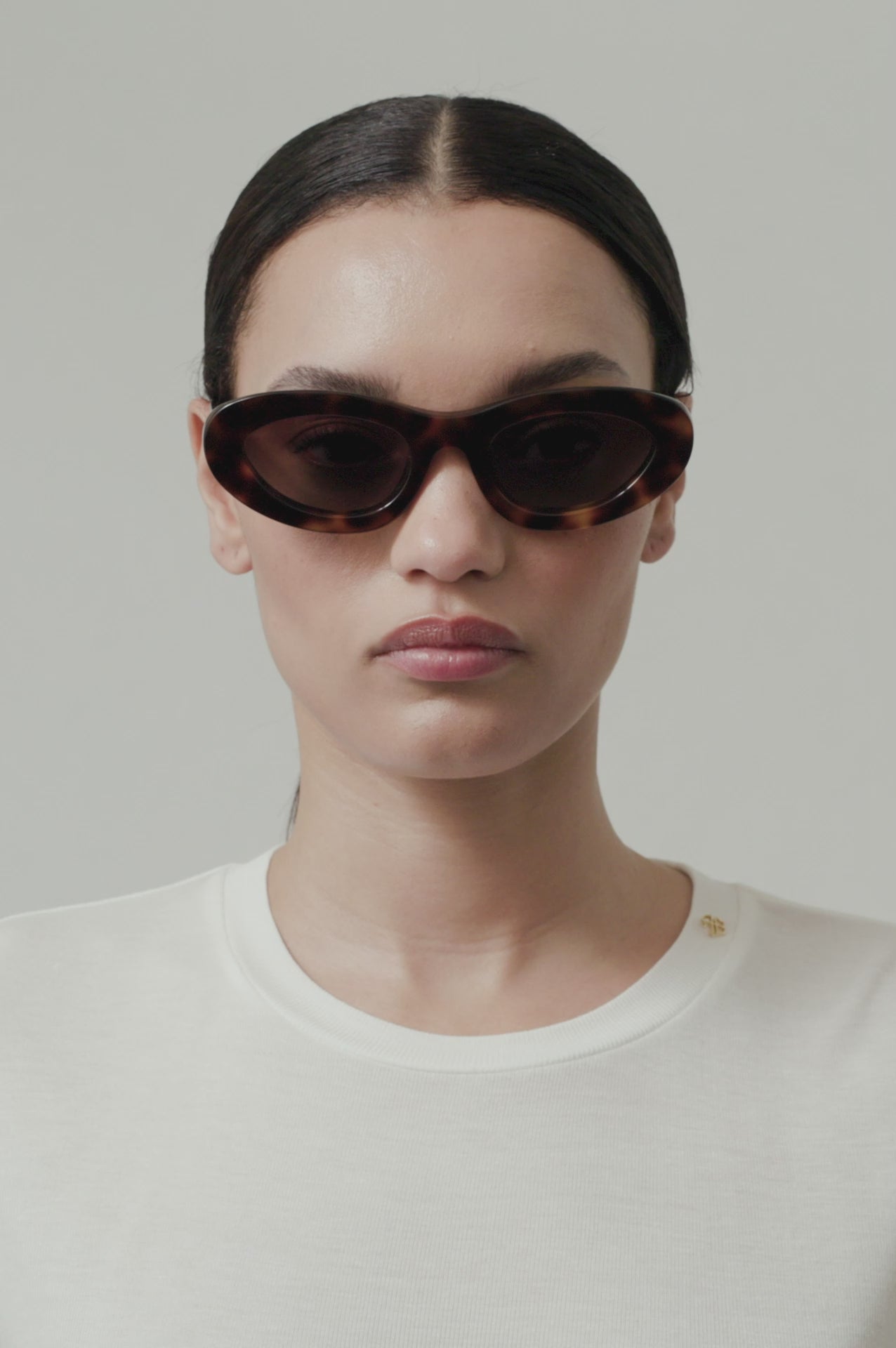 ANINE BING Roma Sunglasses - Tortoise - On Model Video