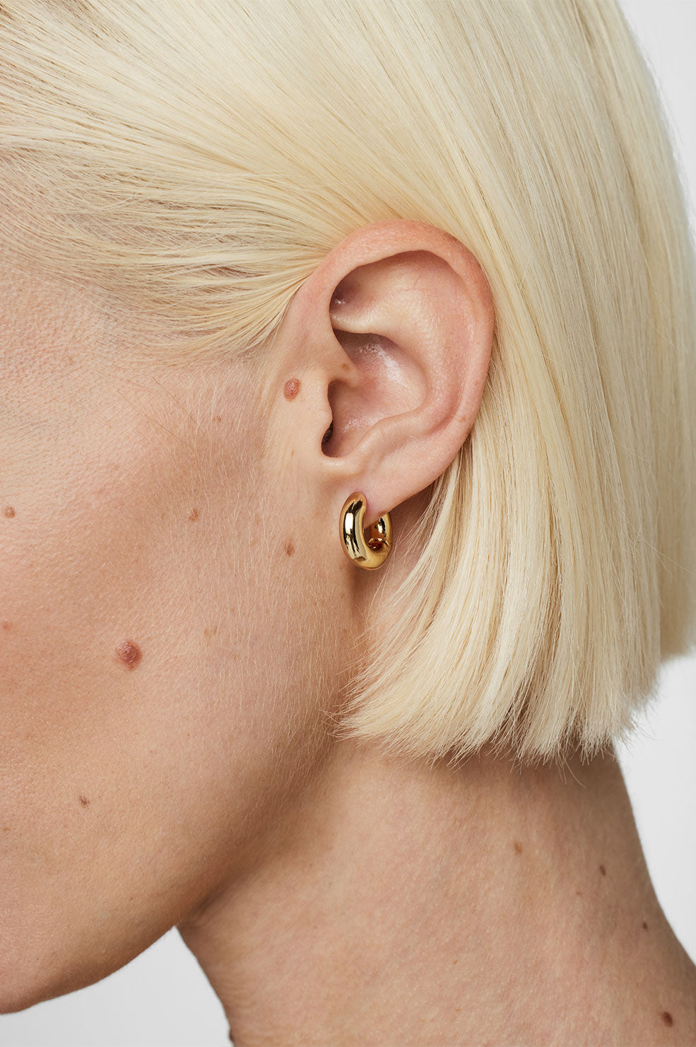 ANINE BING Small Bold Link Hoops - Gold